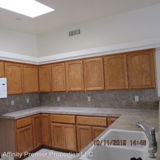 Building Photo - 2480 Palo Verde Blvd S