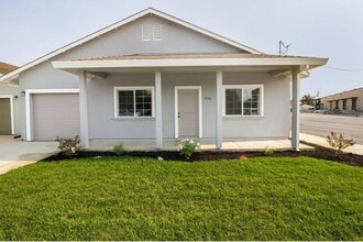 Building Photo - 930 12th St