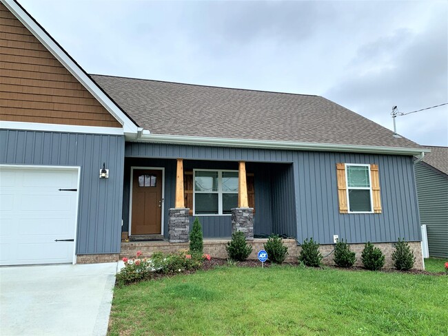 Building Photo - Bluegrass Drive 101