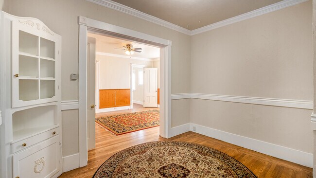 Building Photo - 1519 Encinal Ave