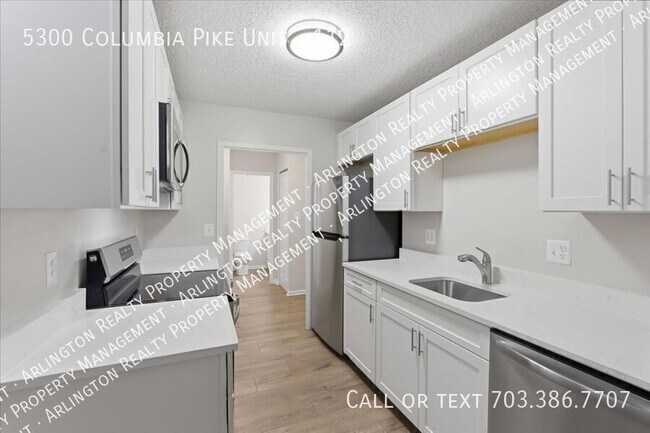 Building Photo - 5300 Columbia Pike