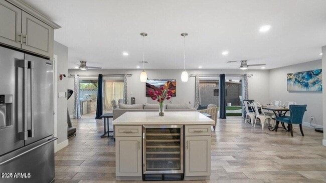 Foto del edificio - 1614 N Sunset Dr