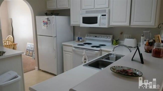 Building Photo - 1521 Willoughby Park Ct