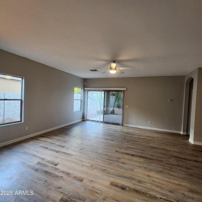 Building Photo - 14636 W Gelding Dr