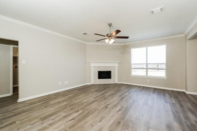 Building Photo - 11734 Pinos Altos Dr