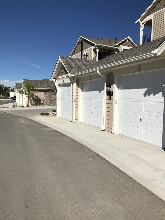 Building Photo - 4662 Hahns Peak Dr