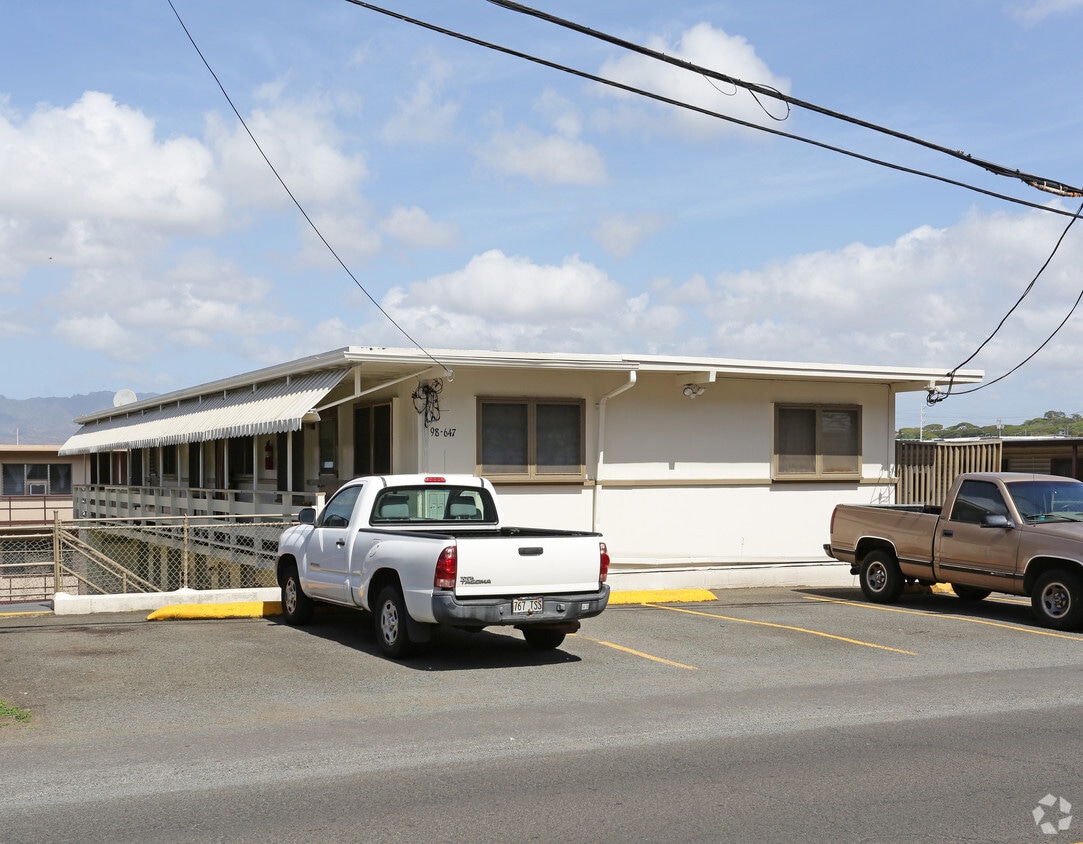 Building Photo - 98-647 Moanalua Loop