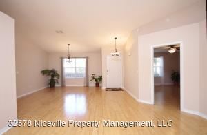 Building Photo - 3 br, 2 bath House - 1700 Ingrid Court