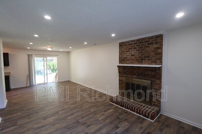 Foto del edificio - 3220 Mill Race Rd