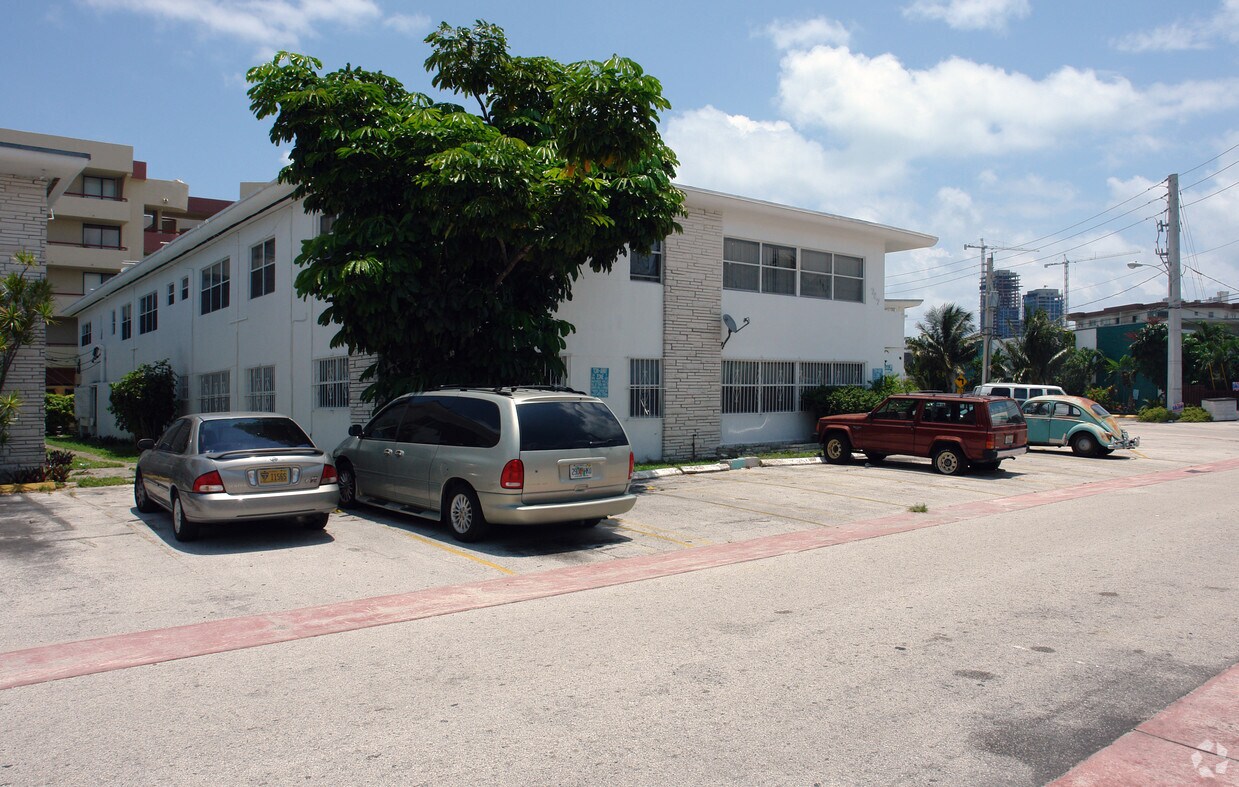 Foto principal - 7271 Gary Ave