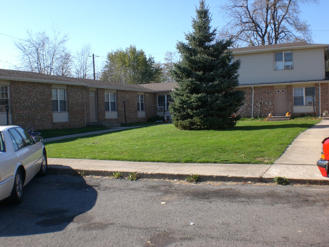 Building Photo - 801 Carla Dr