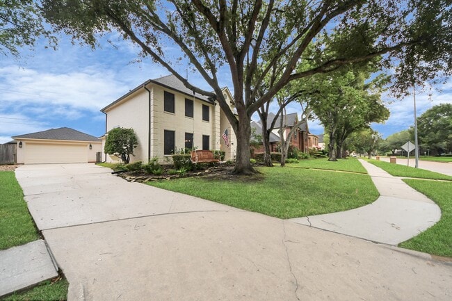 Building Photo - 2405 Guilbeau Ln