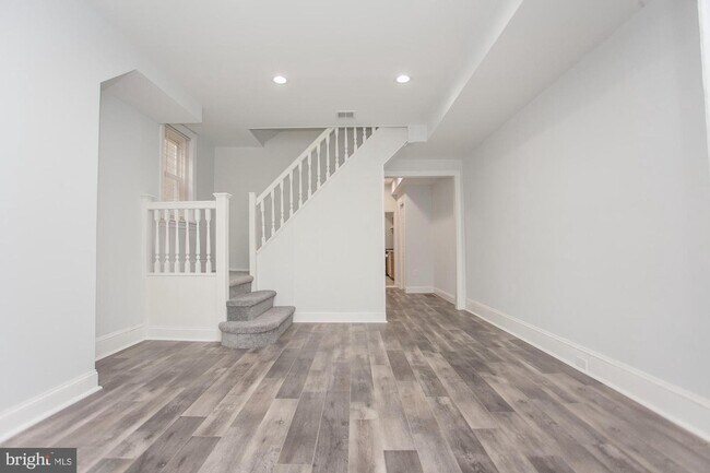 Photo - 5229 Ridge Ave House