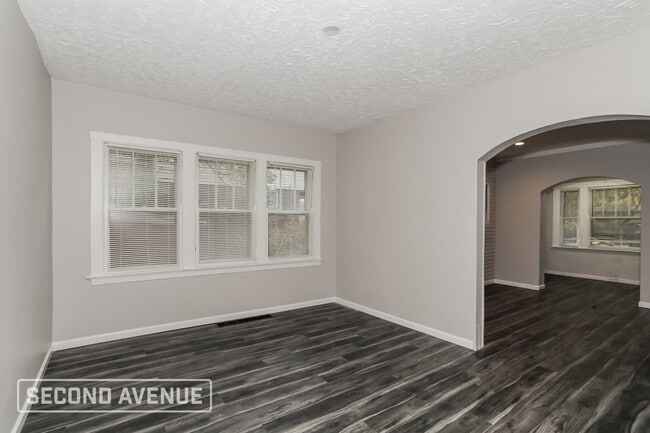Foto del edificio - 3302 Broadwell Ave