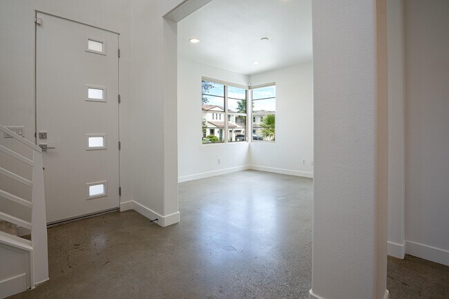 Foto del edificio - 35830 McCarthy St