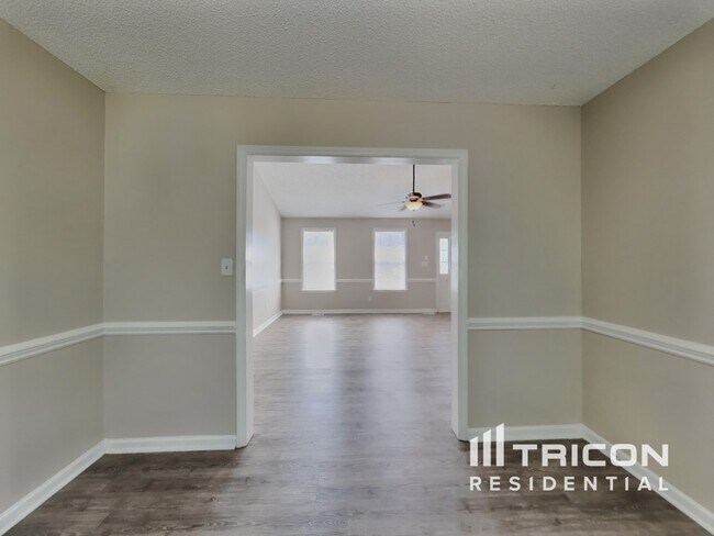 Foto del edificio - 7917 Wilson Pond Ln
