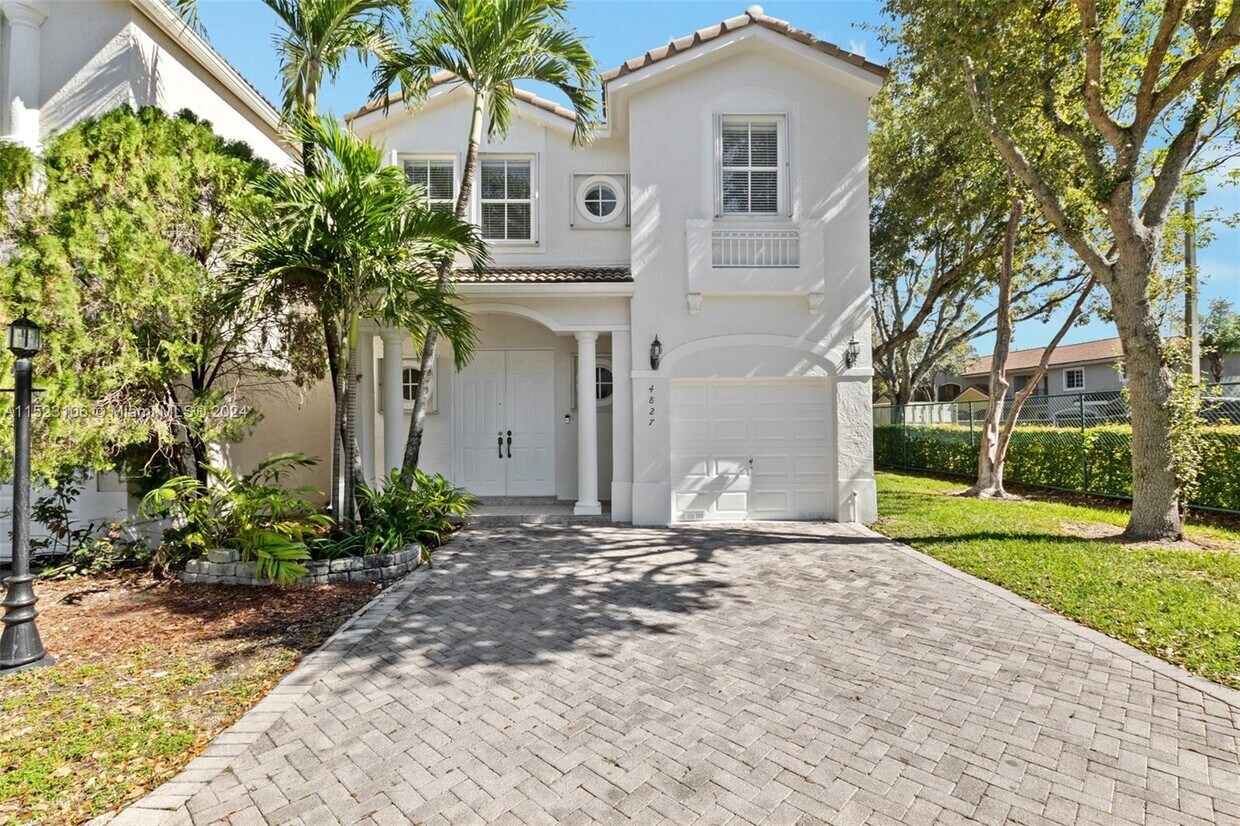 Primary Photo - 4827 NW 108th Ct