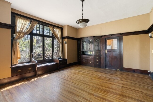 Dining Room - 1019 W 6th Ave