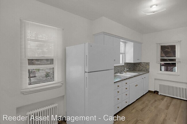 Building Photo - 255 E 500 N