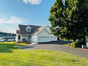 Building Photo - 424 Haley Scott Dr