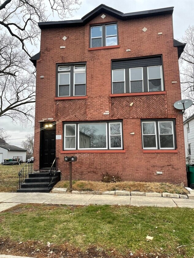 Primary Photo - 538 E 154th Pl