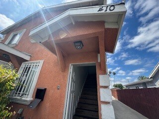 Building Photo - 410 E 105th St