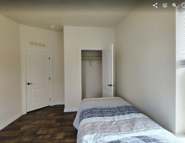 Foto del edificio - 13060 Eld Ln