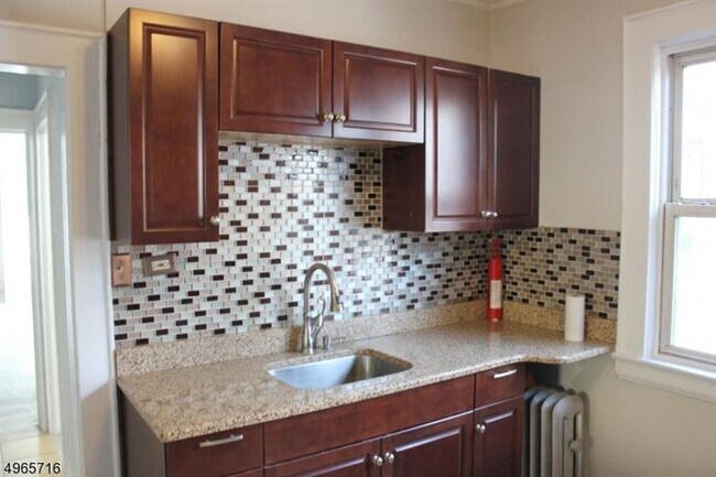 Building Photo - 121 Grove St