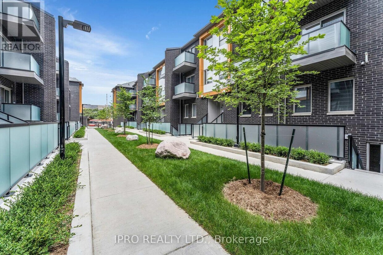 Primary Photo - 440-2789 EGLINTON Ave