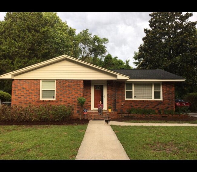 Foto del edificio - 721 W Sherwood Dr