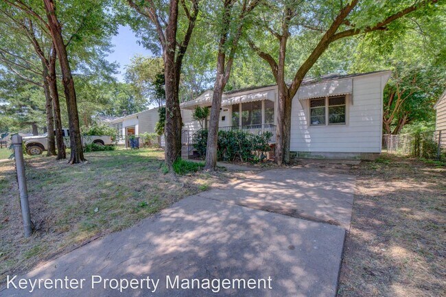 Building Photo - 3 br, 1 bath House - 1242 N Braden Ave