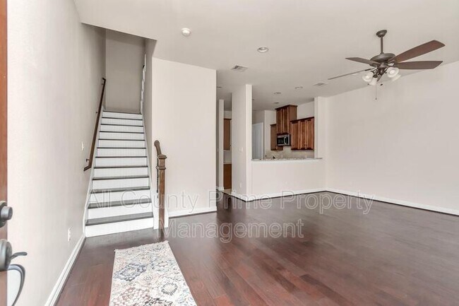 Building Photo - 12 Tassia Ln