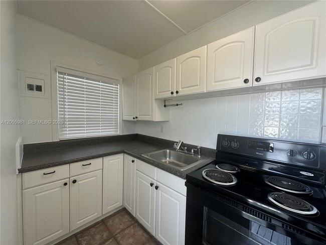 Building Photo - 4249 Bougainvilla Dr