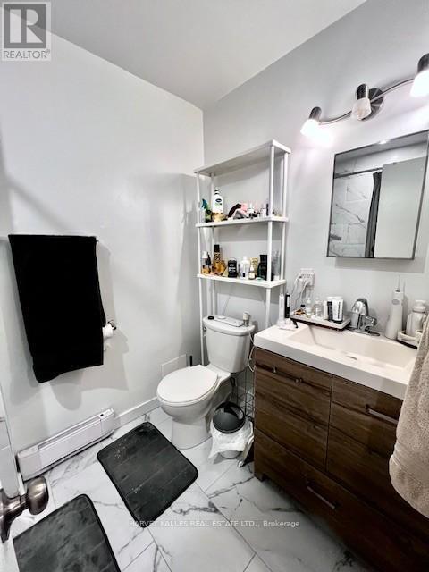 Building Photo - 266 Marlee Ave