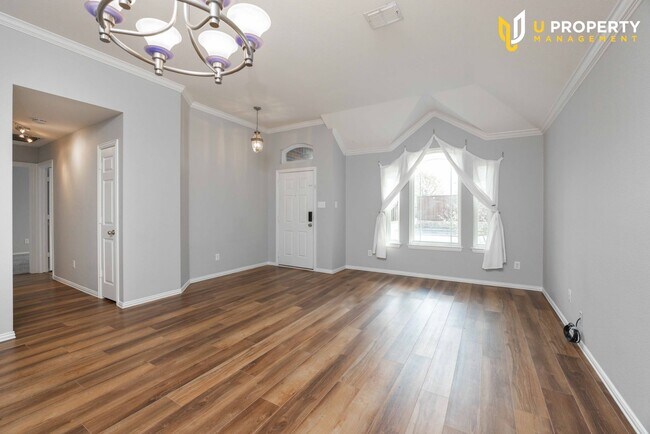 Photo - Beautifully Updated 3-Bed, 2-Bath Home – 1,900+ sq ft – Prime Location