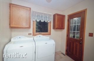 Building Photo - 16555 W Sandlake Rd