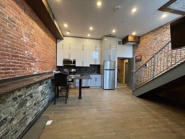 Foto del edificio - 1028 Commonwealth Ave
