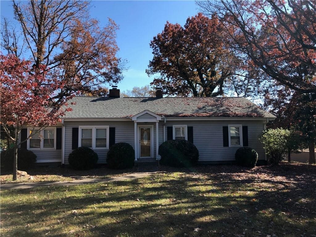 2500 Davis Creek Rd, Seneca, SC 29678 House Rental in Seneca, SC