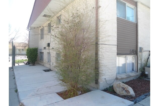 Foto del edificio - 4126-4136 S 3200 W