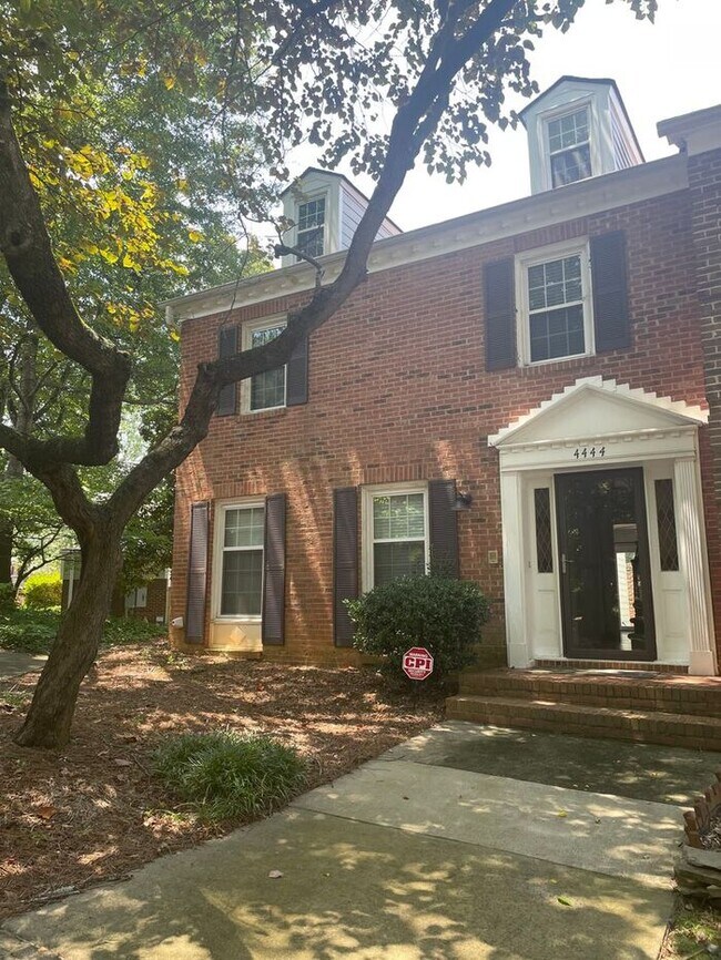 Foto del edificio - Coming Soon!!! Beautiful newly renovated townhome, Governors Square in Charlotte!