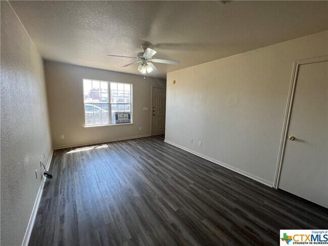 Building Photo - 2811 Cantabrian Dr