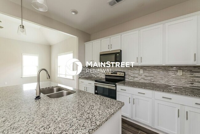 Foto del edificio - 4 Bedroom Pet-Friendly Home in Somerville, TN with Main Street Renewal