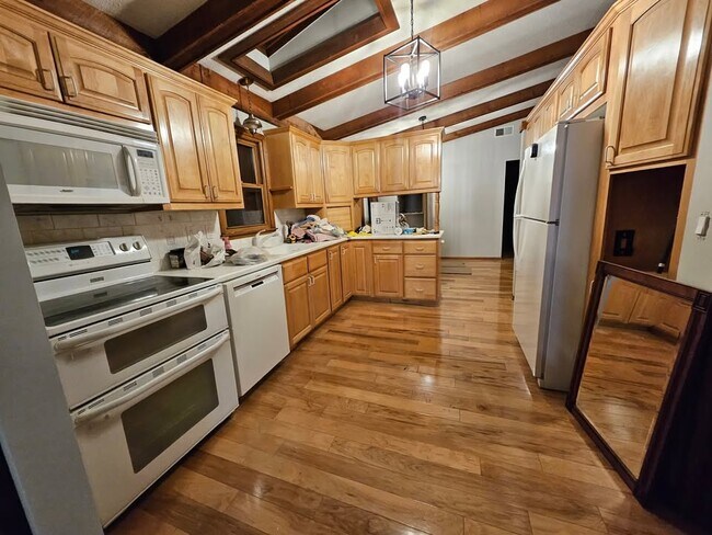 Foto del edificio - 11260 Fernbrook Ln N