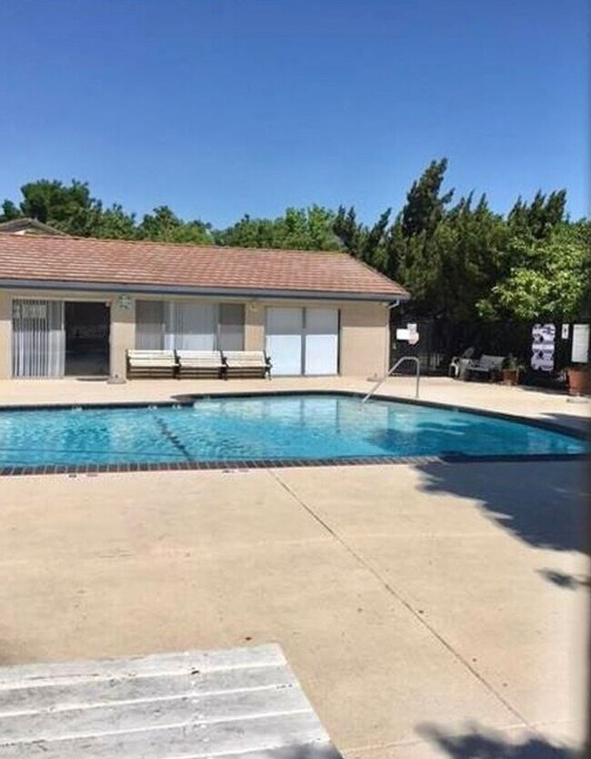 Foto del edificio - 2 Bedroom 1 Bathroom Condo in Antioch - COMING SOON !!