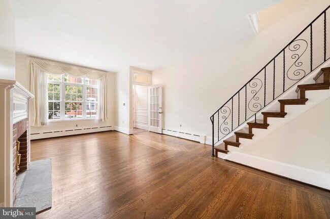 Building Photo - 2423 Lombard St