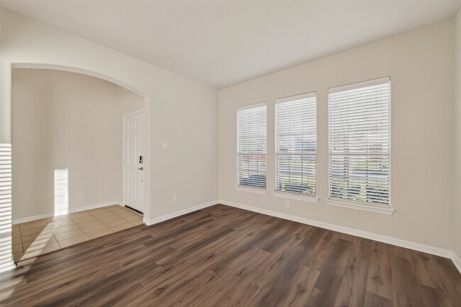 Foto del edificio - 25354 Holton Ridge Dr