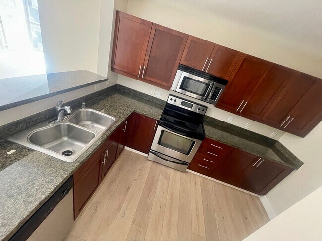 Building Photo - Park Terrace - Unit 527 (HJ)