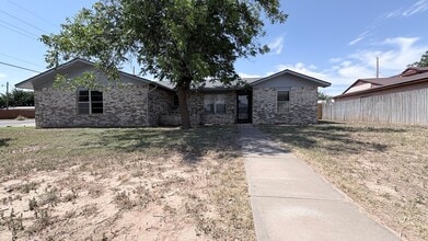 Building Photo - 1300 Taylor Dr