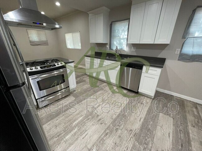 Foto del edificio - 1115 E 6th St