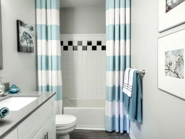 Guest Bathroom - 203 Edenwood Dr